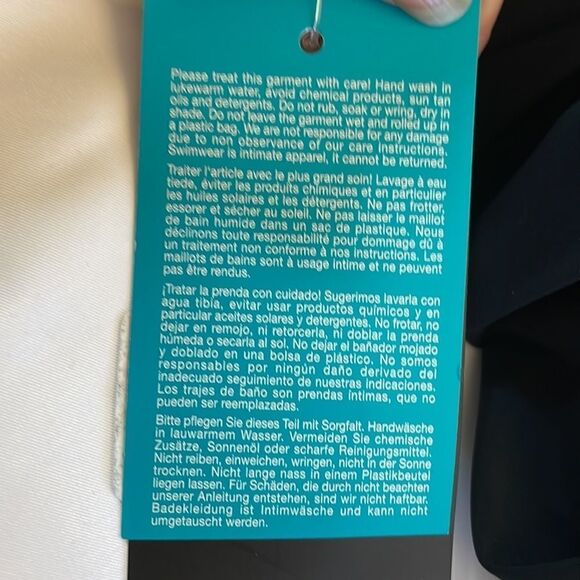 PROFILE BY GOTTEX SKIRT WITH BUILT IN BIKINI.  FLOWY MULTI COLORED TRIM.… - Picture 8 of 9